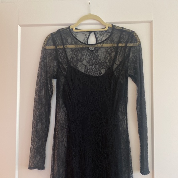 Black lace midi dress with slip and lace overlay - Picture 2 of 7